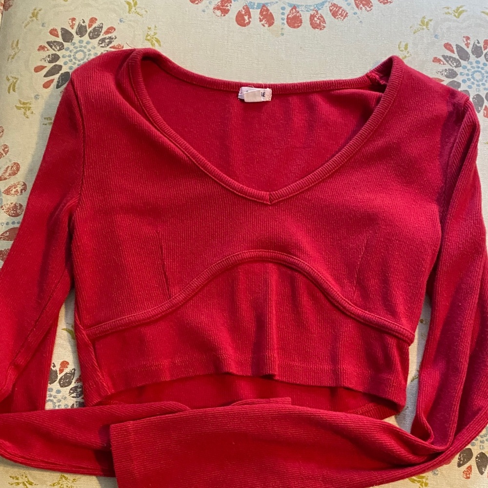 Women's Red V-Neck Long Sleeve Top Cropped